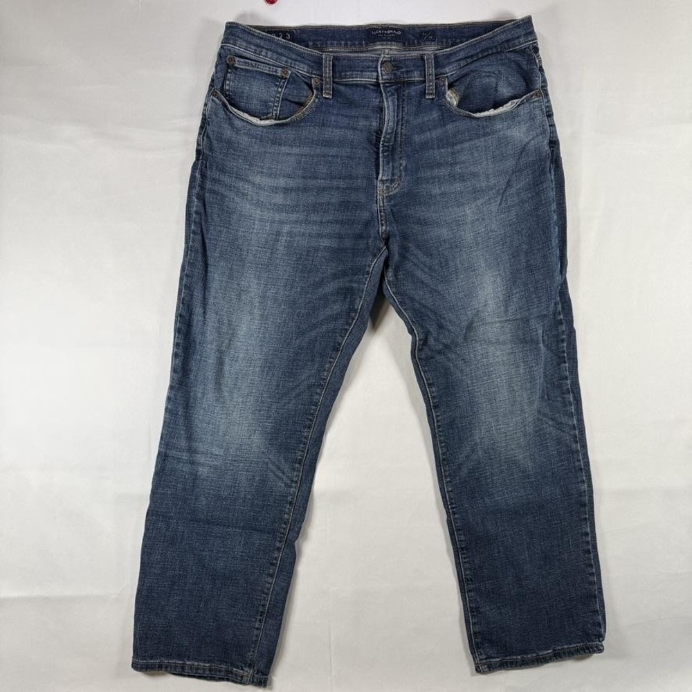 Lucky Brand Jeans Mens 36x30 Blue Straight Leg Denim Medium Wash Classic Fit